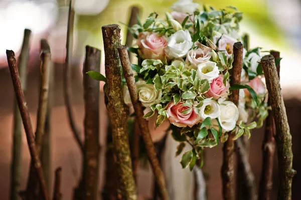 Beautiful modern and elegance wedding bouquet. — Stock Photo, Image