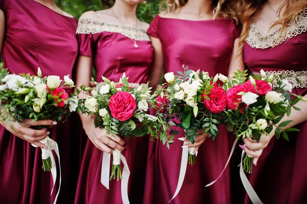 Bonito moderno e elegante buquê de casamento . — Fotografia de Stock