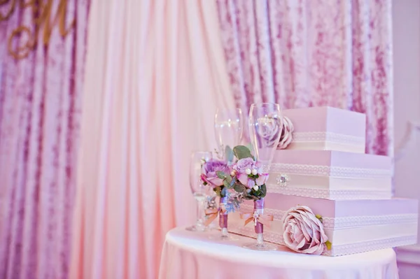 Bonita decoração de conjunto de casamento no restaurante . — Fotografia de Stock