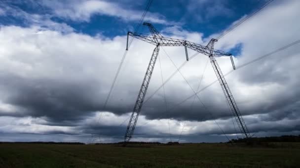 Time lapse, linee elettriche ad alta tensione, industria energetica — Video Stock