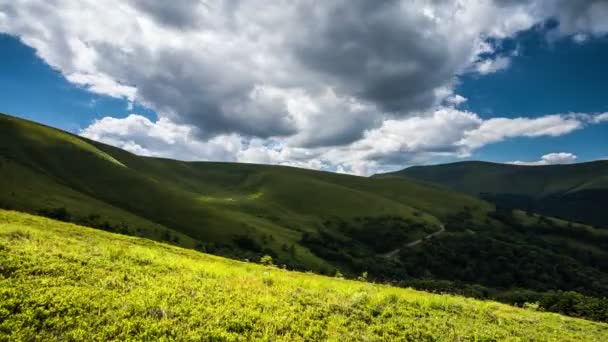 Tiden förfaller vackra berg och moln natur landskap — Stockvideo