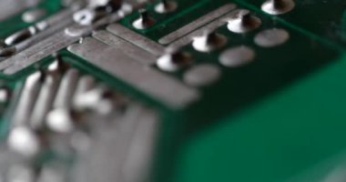 Bir bilgisayar anakartının süper makro görüntüsü