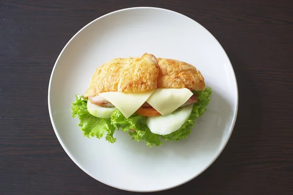 Sarapan, sandwich dengan ham — Stok Foto
