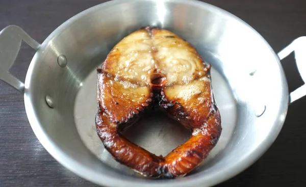 Pescado de caballa frito en sartén — Foto de Stock