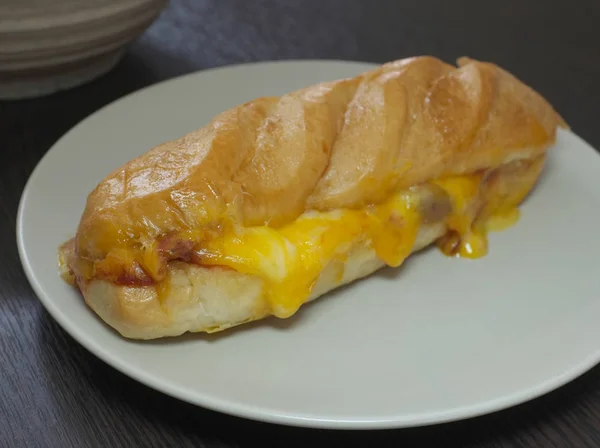 Street food grilled cheese sandwich for breakfast — Stock Photo, Image