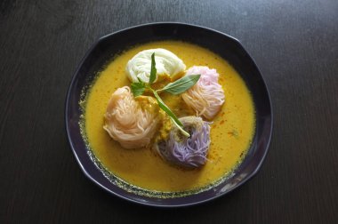 Tay mutfağı , sebze ile yengeç soslu Pirinç erişte 