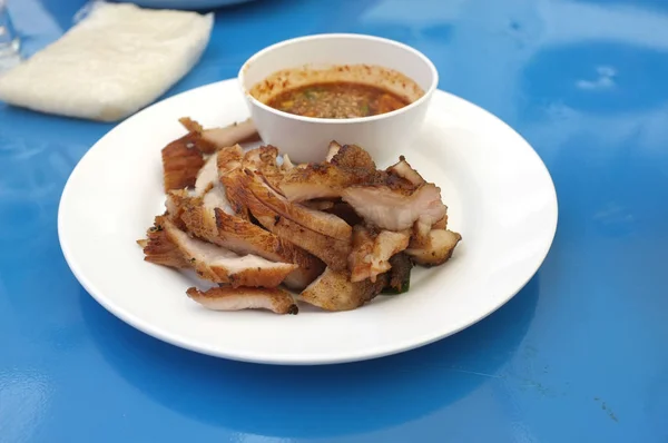 タイ料理カタログ メニューの炭火煮豚首や東北タイ風ポークのグリル スパイシーなタレのための画像します — ストック写真