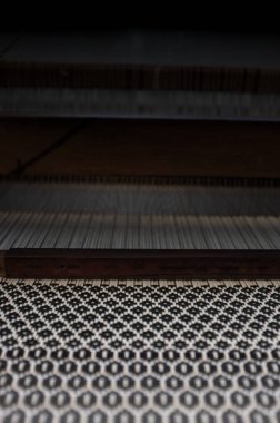 Dokumada kullanılan önemli araçlara dokuma tezgahı denir, geleneksel Tayland kumaşı dokuma konsepti