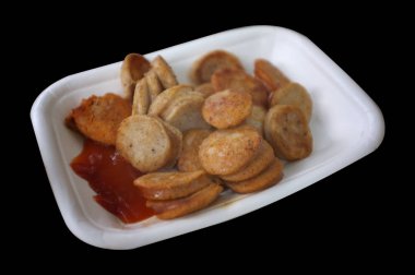 Domates soslu leziz sosisler, Tayland sokak yemekleri.