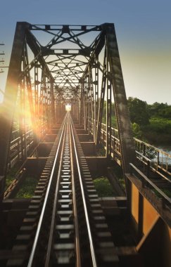 Kuzey Tayland 'daki eski köprü, Yeni Yıl Yolculuğu, Trenle Uzun Tatil Seyahati