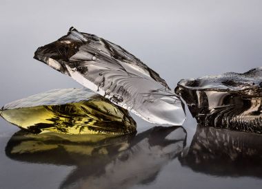 güzel soyut kırık cam tasarım arka plan.