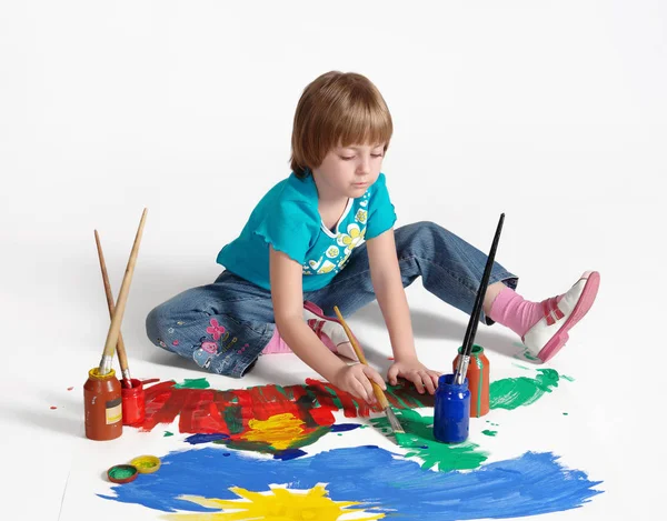 The girl draws on a white background — Stock Photo, Image