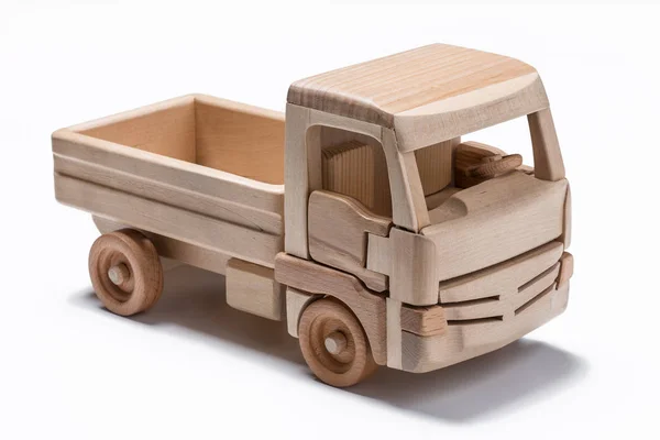 El camión es un juguete de madera natural . —  Fotos de Stock