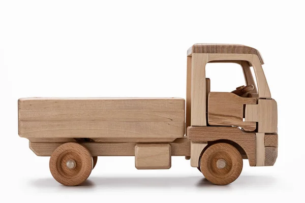 트럭 장난감 만든 천연 나무, 측면 보기. — 스톡 사진