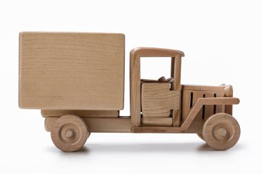 Kamyon van oyuncak araba doğal ahşap, yan görünüm yaptı.