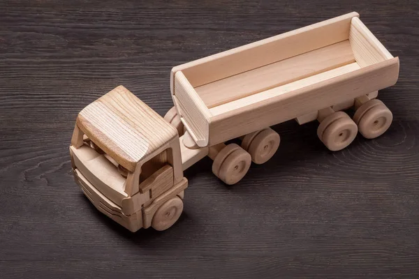 木制玩具车，顶视图. — 图库照片