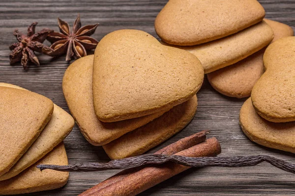 Gingerbread çerezleri baharatlar ile. — Stok fotoğraf