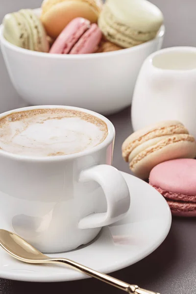 Multicolored Macaroons Hot Cappuccinos Coffee Breakfast — Stock Photo, Image