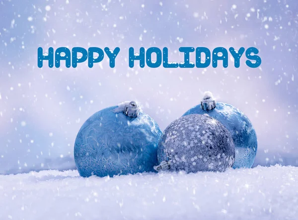 축제같은 파란색 눈덮인 크리스마스 공기가 통하는 눈송이가 즐거운 — 스톡 사진