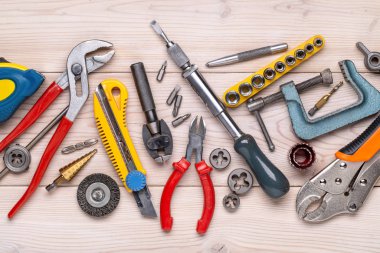 Çeşitli ev aletlerinin fotoğrafı. Tamir için günlük aletler. Stüdyo fotoğrafı, yakın çekim..