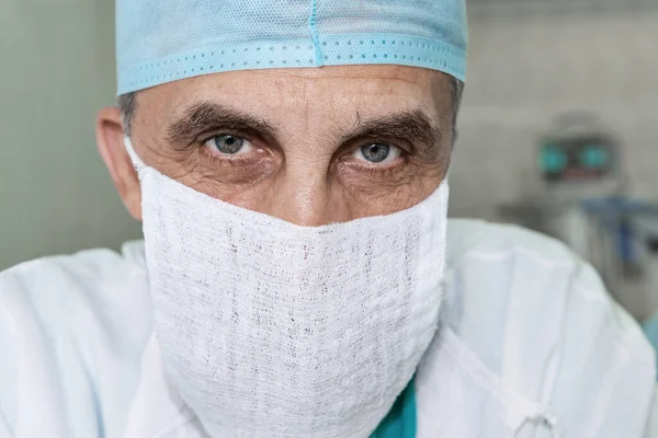 Chirurg Maskoval Muže Operačním Sále Medicína Veřejné Zdraví — Stock fotografie