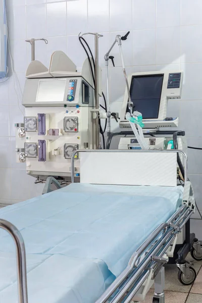 用现代设备复苏 紧急医疗病房 — 图库照片