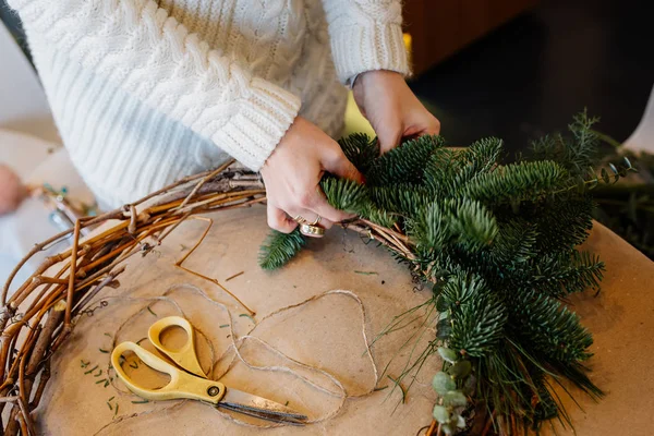 Processo Creazione Una Corona Natale — Foto Stock