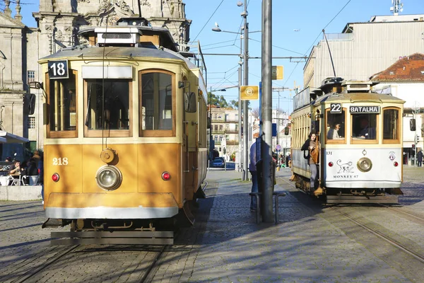 Zwei Seilbahnen in Porto — Stockfoto