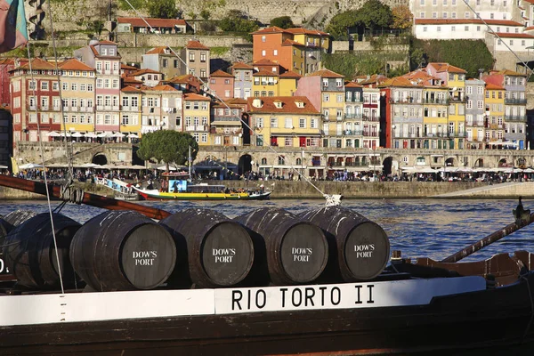 Sudy z portského vína na řece Douro — Stock fotografie