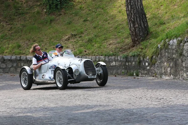 Gyönyörű vintage Fiat Mille Miglia-rendszerességét verseny során — Stock Fotó