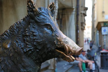 Yaban domuzu heykeli Floransa başkanı