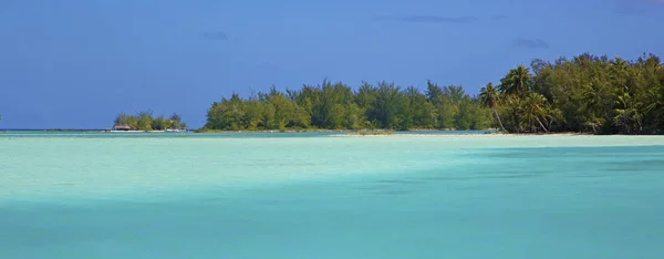 Cores da lagoa Bora Bora, Polinésia Francesa — Fotografia de Stock