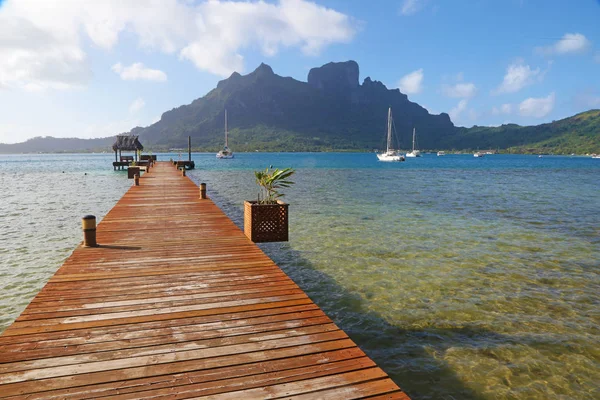 Deck na lagoa Bora Bora — Fotografia de Stock