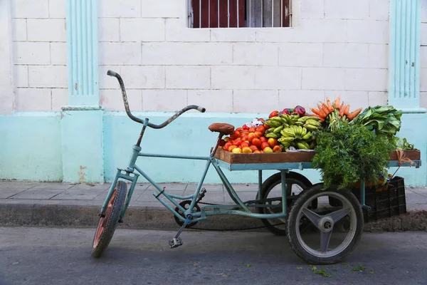 Barrow Pouliční Hokynář Ulici Camaguey Kuba — Stock fotografie