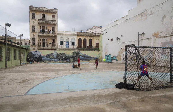 Habana Cuba Marzo 2018 Niños Jugando Fútbol Campo Juego Aire —  Fotos de Stock