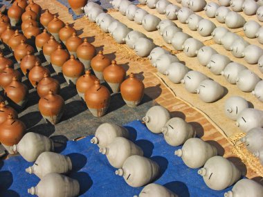 Katmandu, Nepal 'deki çamur kumbaralarının sergisi