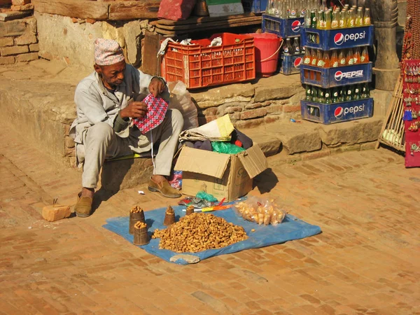 Kathmandu Nepal Dezember 2019 Straßenverkäufer Mit Erdnüssen Kathmandu Nepal — Stockfoto