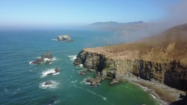Luchtfoto beelden van Noord-Californië kust — Stockvideo