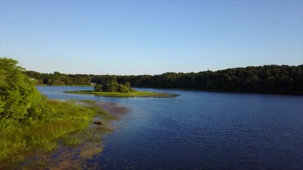 Latem jezioro krajobraz w Cape Cod w stanie Massachusetts — Wideo stockowe
