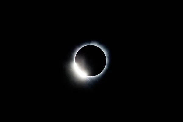 Total Solar Eclipse en Diamond Ring — Stockfoto
