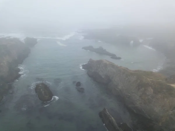 Nebel und nordkalifornische Küste in Mendocino — Stockfoto