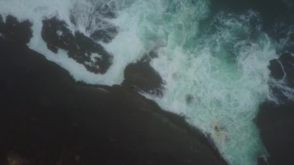 Воздушная линия Северной Калифорнии и океан — стоковое видео
