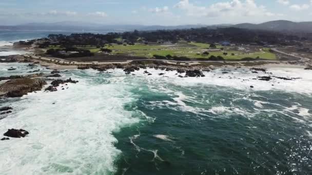 Luchtfoto van Monterey Peninsula — Stockvideo