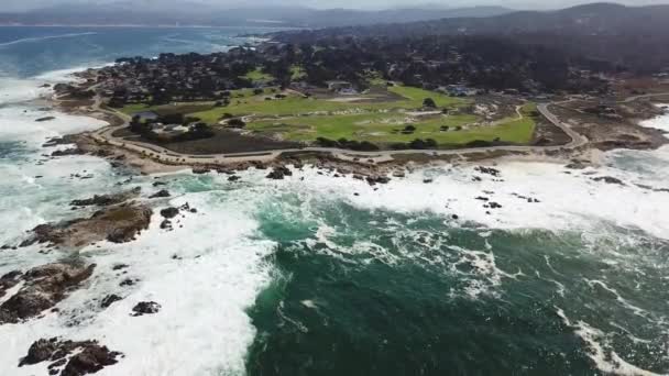 Flygfoto över Monterey kustlinje — Stockvideo