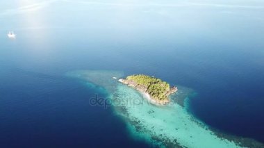 Raja Ampat güzel tropikal sahne havadan görüntüleri