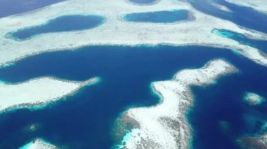 Endonezya resif yapısının havadan görünümü