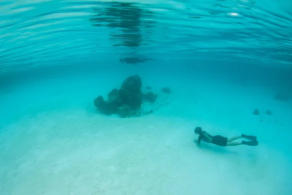 Snorkeler Explores Coral Bommie Remote Raja Ampat Lagoon Tropical Region — Stock Photo, Image