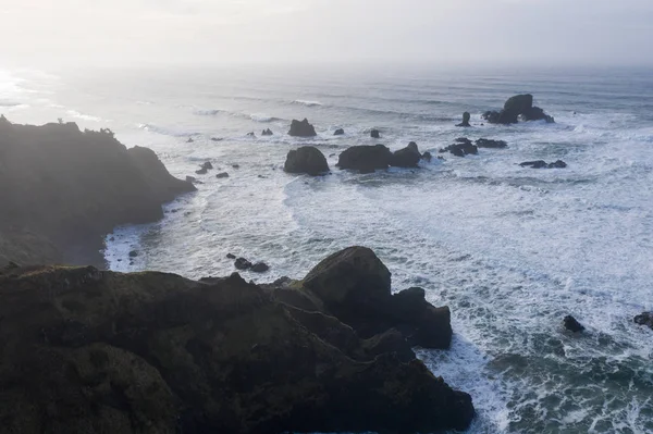 Тихий Океан Миється Скелястому Узбережжі Північного Орегону Цей Прекрасний Дикий — стокове фото