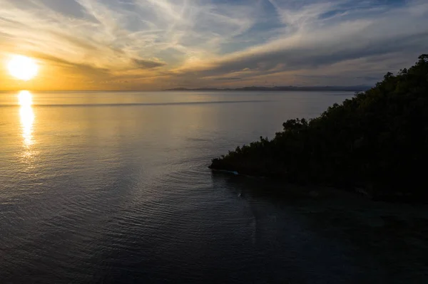 Sunrise Saluta Tranquille Acque Raja Ampat Indonesia Questa Regione Considerata — Foto Stock