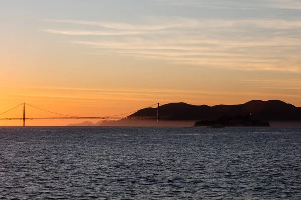 Crepúsculo Tranquilo Asienta Sobre Puente Golden Gate Que Conecta Marin — Foto de Stock